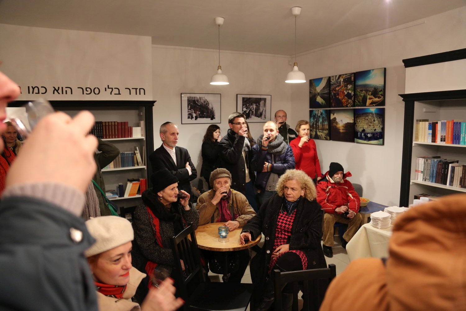 ciż-cafe-centrum-informacji-żydowskiej-chidusz-gmina-żydowska-wrocław-jewish-community-of-wroclaw-kosher-koszerna-kawiarnia (36)
