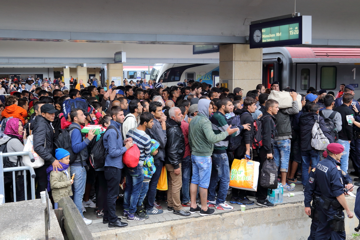 Uchodźcy na dworcu w Wiedniu / Fot. Bwag